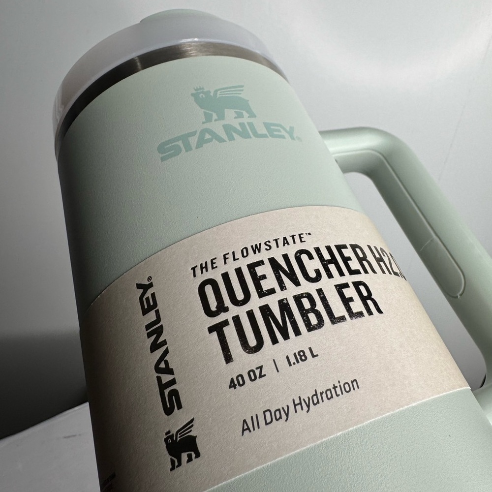Stanley FlowState Quencher H2.0 Tumbler / 40oz / Color: Mist - Picture 3 of 13